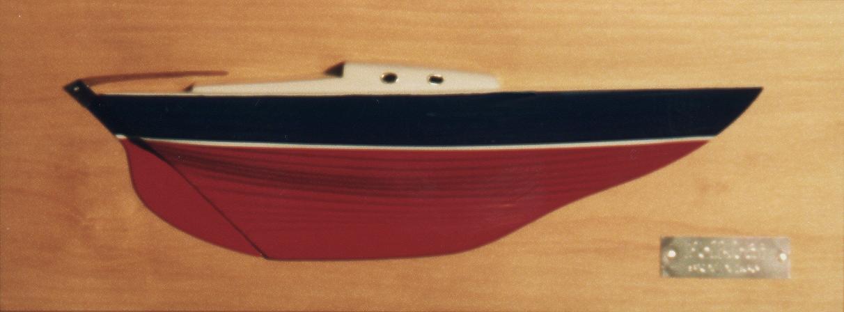 Halvmodell av Nordisk Folkbåt, skala 1:35